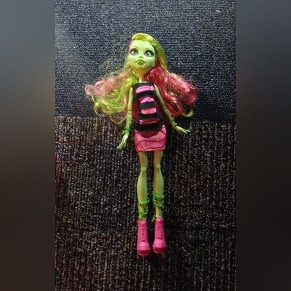 Monster High Coffin Bean Robecca Steam + Venus McFlytrap - Picture 4 of 12